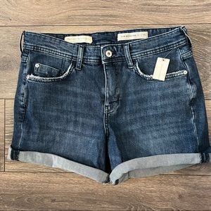 Pilcro Slim Boyfriend Short NWT